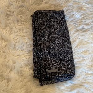 Lululemon infinity scarf